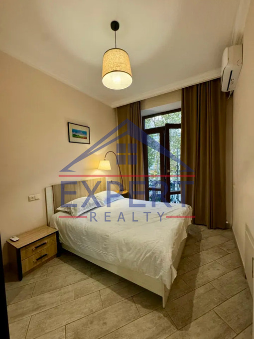 ԿԵՆՏՐՈՆ, ՄԱՇՏՈՑԻ ՊՈՂՈՏԱ, 3 ՍԵՆՅԱԿ