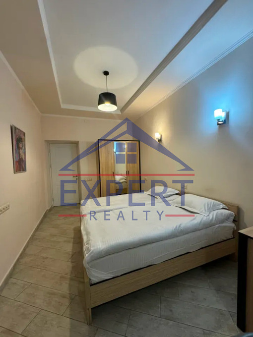 ԿԵՆՏՐՈՆ, ՄԱՇՏՈՑԻ ՊՈՂՈՏԱ, 3 ՍԵՆՅԱԿ