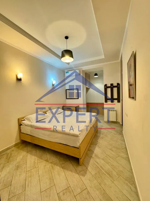 ԿԵՆՏՐՈՆ, ՄԱՇՏՈՑԻ ՊՈՂՈՏԱ, 3 ՍԵՆՅԱԿ