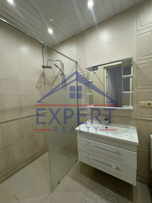 ԿԵՆՏՐՈՆ, ՄԱՇՏՈՑԻ ՊՈՂՈՏԱ, 3 ՍԵՆՅԱԿ