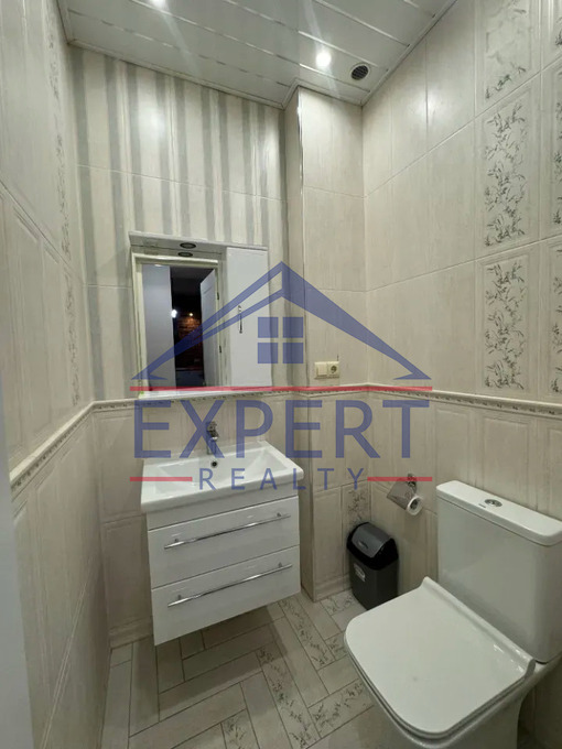 ԿԵՆՏՐՈՆ, ՄԱՇՏՈՑԻ ՊՈՂՈՏԱ, 3 ՍԵՆՅԱԿ