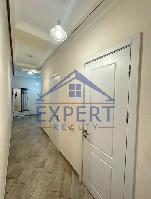 ԿԵՆՏՐՈՆ, ՄԱՇՏՈՑԻ ՊՈՂՈՏԱ, 3 ՍԵՆՅԱԿ