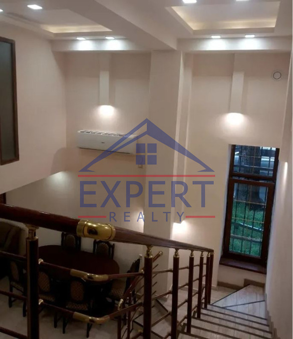 ԱՐԱԲԿԻՐ ԿՈՄԻՏԱՍ, 4 ՍԵՆՅԱԿ