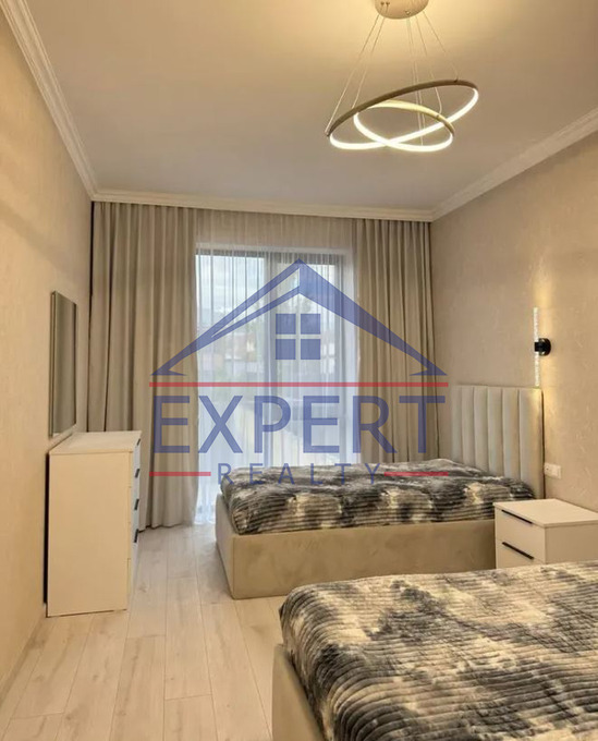 ԱՎԱՆ-ԱՌԻՆՋ, ՊԱՐՈՒՅՐ ՍԵՎԱԿ ԹԱՂԱՄԱՍ,5 ՍԵՆՅԱԿ