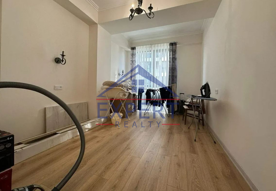 ՔԱՆԱՔԵՌ ԶԵՅԹՈՒՆ, Կ․ ՈՒԼՆԵՑԻ ՓՈՂՈՑ , 3 ՍԵՆՅԱԿ