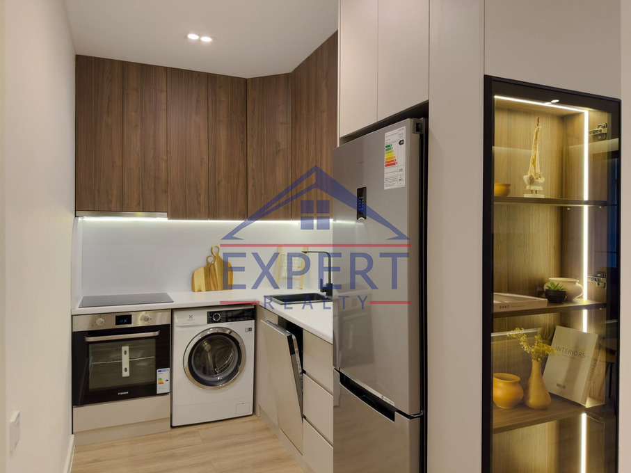 ԿԵՆՏՐՈՆ, ՊՈՒՇԿԻՆԻ ՓՈՂՈՑ, 2 ՍԵՆՅԱԿ