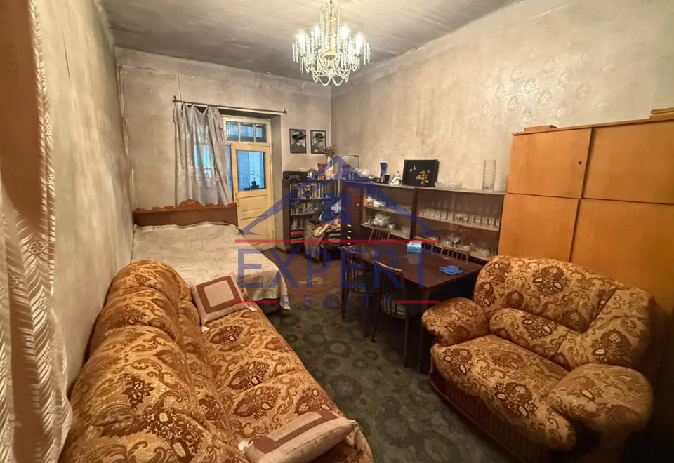 ԿԵՆՏՐՈՆ, ԱՎԱԳ ՊԵՏՐՈՅԱՆ ՓՈՂՈՑ, 3 ՍԵՆՅԱԿ