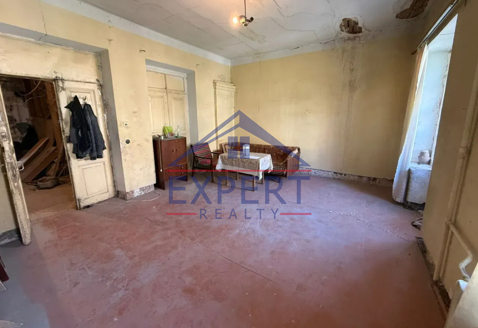 ԿԵՆՏՐՈՆ, ԱՎԱԳ ՊԵՏՐՈՅԱՆ ՓՈՂՈՑ, 3 ՍԵՆՅԱԿ