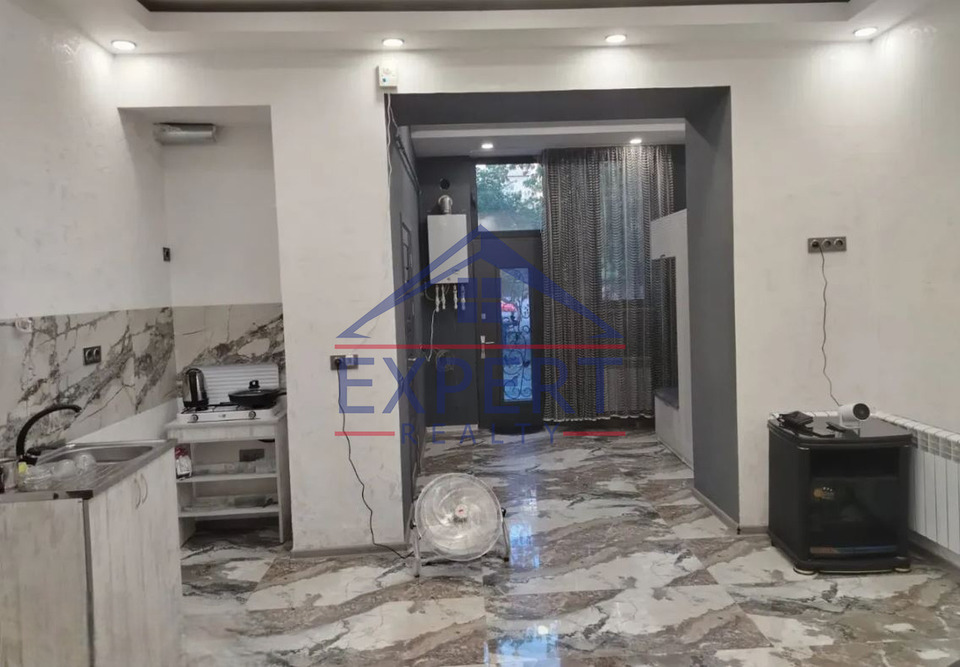 ԿԵՆՏՐՈՆ, ԽՈՐԵՆ ԱԲՐԱՀԱՄՅԱՆ, 40 ՔՄ