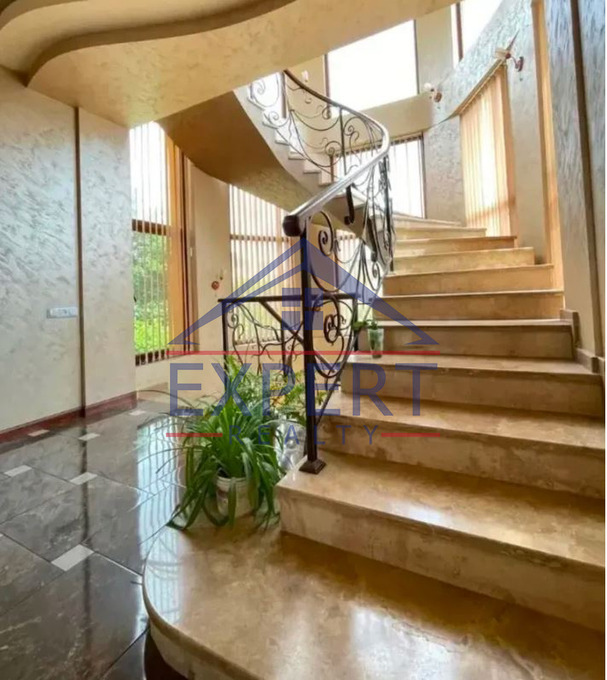 ՄԱԼԱԹԻԱ ՍԵԲԱՍՏԻԱ, ՏԻՉԻՆԱՅԻ ՓՈՂՈՑ , 4 ՍԵՆՅԱԿ