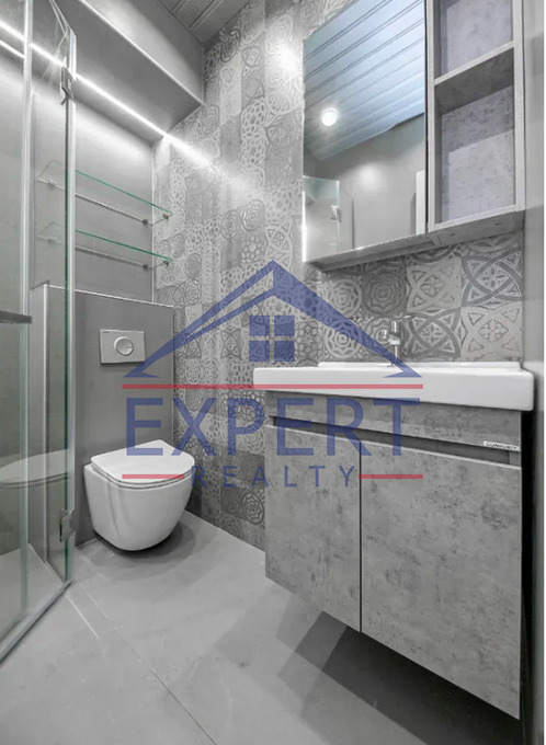 ԿԵՆՏՐՈՆ, ԿՈՂԲԱՑՈՒ ՓՈՂՈՑ, 3 ՍԵՆՅԱԿ