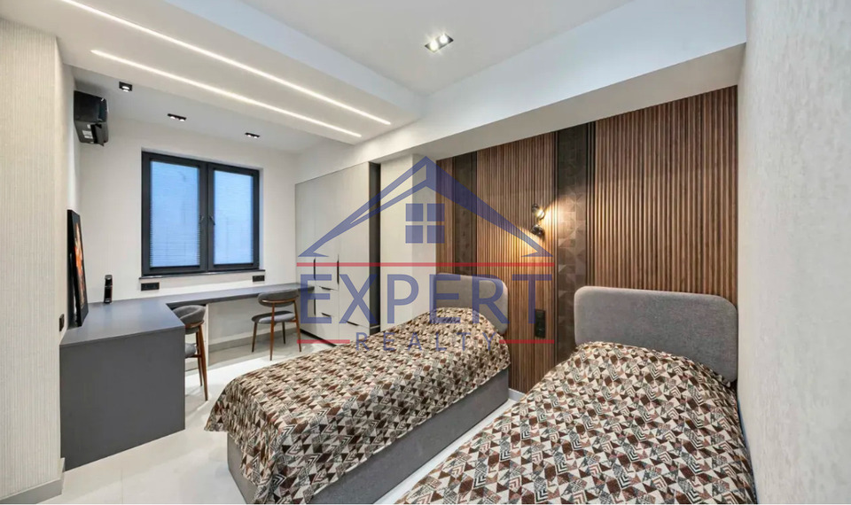 ԿԵՆՏՐՈՆ, ԿՈՂԲԱՑՈՒ ՓՈՂՈՑ, 3 ՍԵՆՅԱԿ