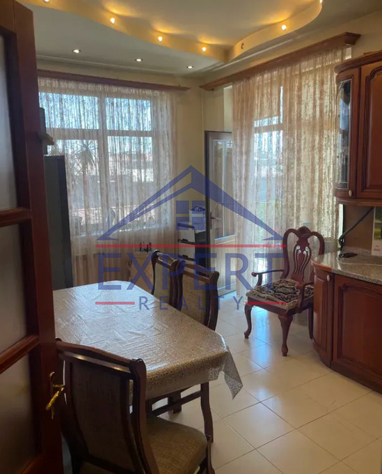 ԱՐԱԲԿԻՐ, ԿՈՄԻՏԱՍԻ ՊՈՂՈՏԱ, 3 ՍԵՆՅԱԿ