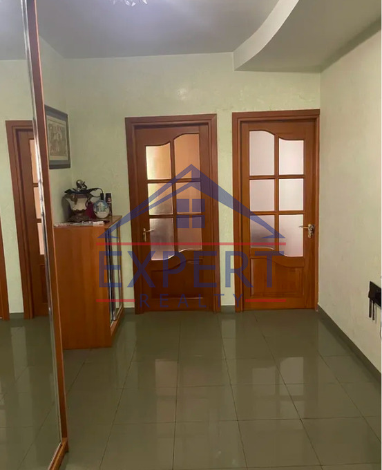 ԱՐԱԲԿԻՐ, ԿՈՄԻՏԱՍԻ ՊՈՂՈՏԱ, 3 ՍԵՆՅԱԿ