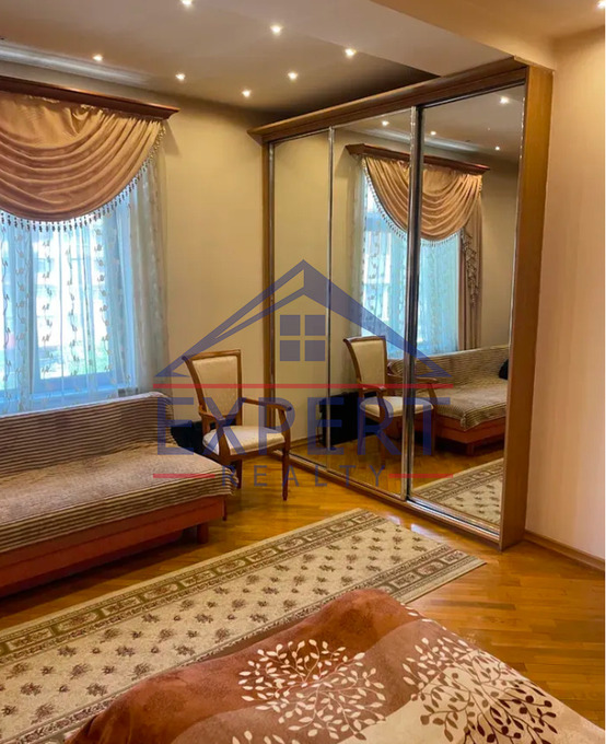 ԱՐԱԲԿԻՐ, ԿՈՄԻՏԱՍԻ ՊՈՂՈՏԱ, 3 ՍԵՆՅԱԿ