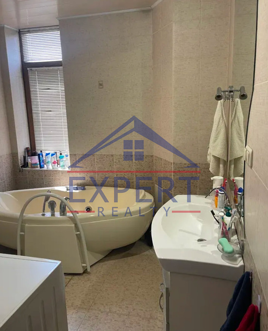 ԱՐԱԲԿԻՐ, ԿՈՄԻՏԱՍԻ ՊՈՂՈՏԱ, 3 ՍԵՆՅԱԿ