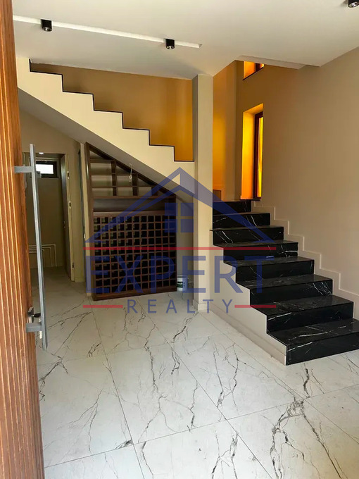 ՔԱՆԱՔԵՌ ԶԵՅԹՈՒՆ, ԹԲԻԼԻՍՅԱՆ ԽՃՈՒՂԻ, 4 ՍԵՆՅԱԿ