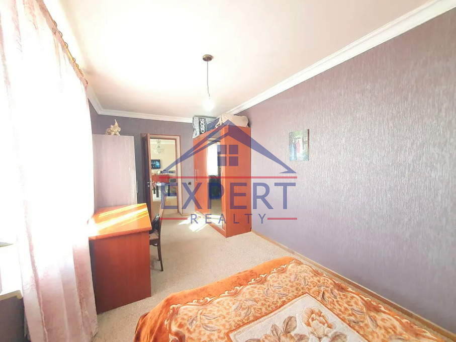 ԱՐԱԲԿԻՐ, ԿՈՄԻՏԱՍԻ ՊՈՂՈՏԱ, 3 ՍԵՆՅԱԿ