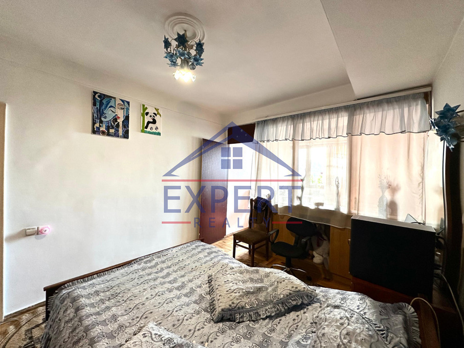 ԱՐԱԲԿԻՐ ԱԶԱՏՈՒԹՅԱՆ ՊՈՂՈՏԱ , 4 ՍԵՆՅԱԿ