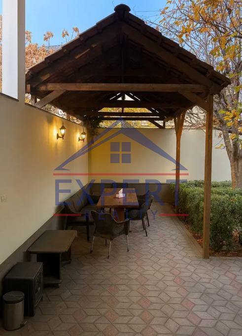 ԿԵՆՏՐՈՆ, ԱԼԵՔ ՄԱՆՈՒԿՅԱՆ ՓՈՂՈՑ, 7 ՍԵՆՅԱԿ