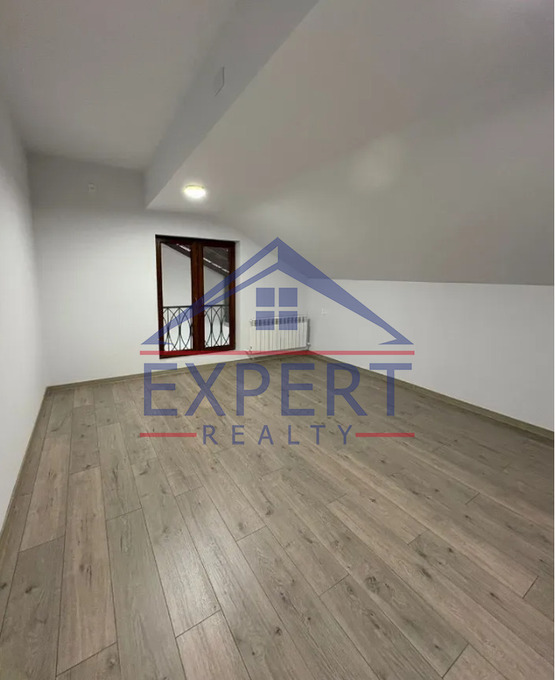 ԿԵՆՏՐՈՆ, ԱԼԵՔ ՄԱՆՈՒԿՅԱՆ ՓՈՂՈՑ, 7 ՍԵՆՅԱԿ