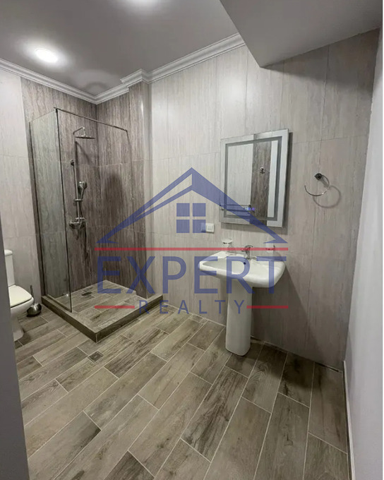 ԿԵՆՏՐՈՆ, ԱԼԵՔ ՄԱՆՈՒԿՅԱՆ ՓՈՂՈՑ, 7 ՍԵՆՅԱԿ