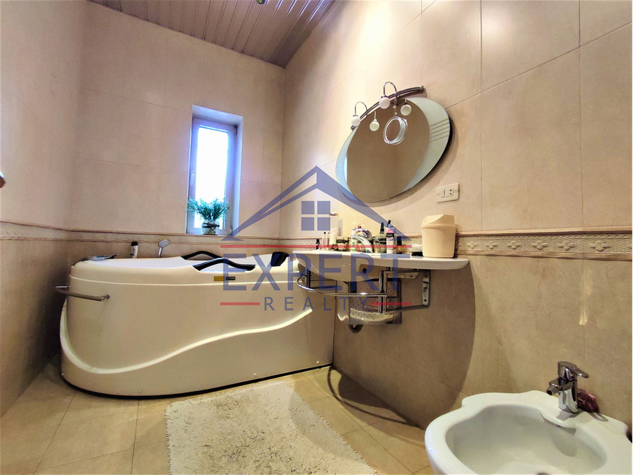 ԿԵՆՏՐՈՆ, ՓԱՐՊԵՑԻ ՓՈՂՈՑ, 4 ՀԱՐԿ