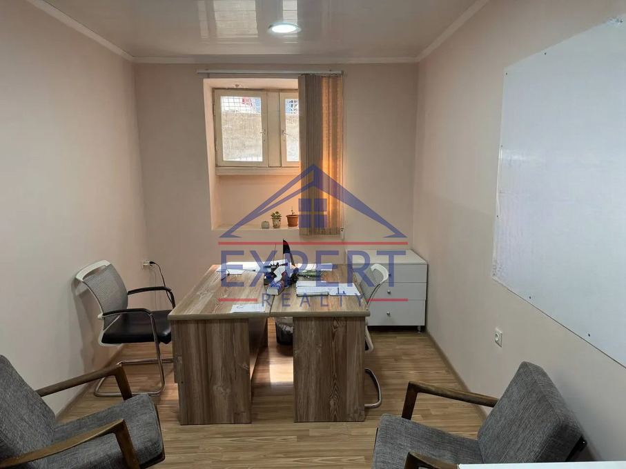 ԿԵՆՏՐՈՆ, ՏՊԱԳՐԻՉՆԵՐԻ ՓՈՂՈՑ, 90 ՔՄ․