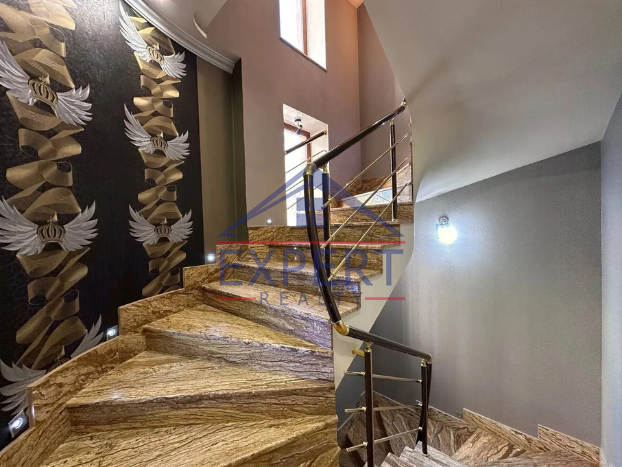 ԴԱՎԹԱՇԵՆ, ՏԻԳՐԱՆ ՊԵՏՐՈՍՅԱՆ ՓՈՂՈՑ, 6 ՍԵՆՅԱԿ