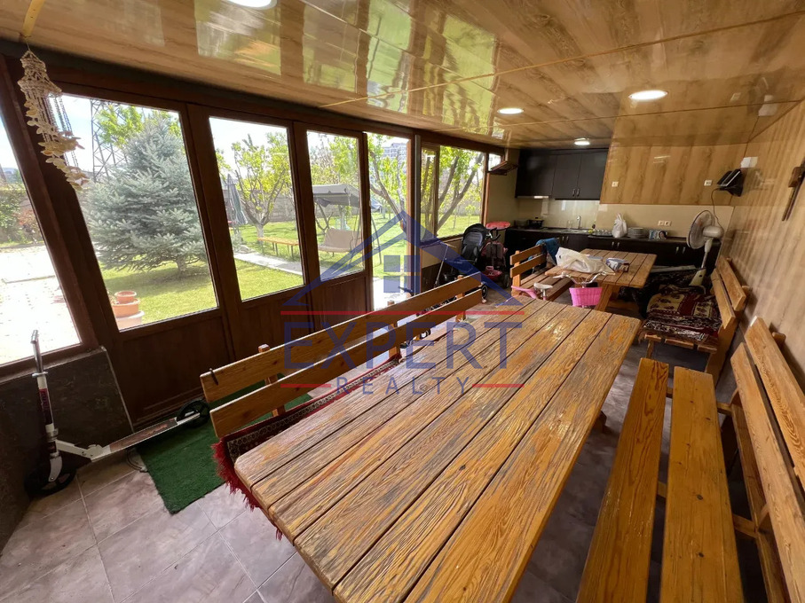 ԴԱՎԹԱՇԵՆ, ՏԻԳՐԱՆ ՊԵՏՐՈՍՅԱՆ ՓՈՂՈՑ, 6 ՍԵՆՅԱԿ