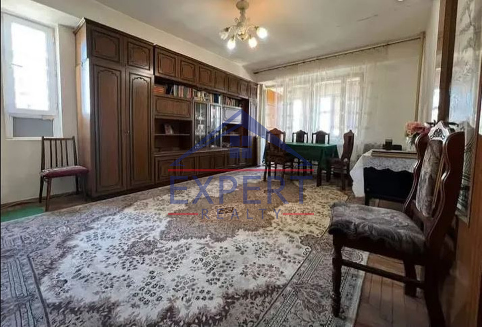 ԿԵՆՏՐՈՆ, ԴԵՐԵՆԻԿ ԴԵՄԻՐՃՅԱՆ  3 ՍԵՆՅԱԿ