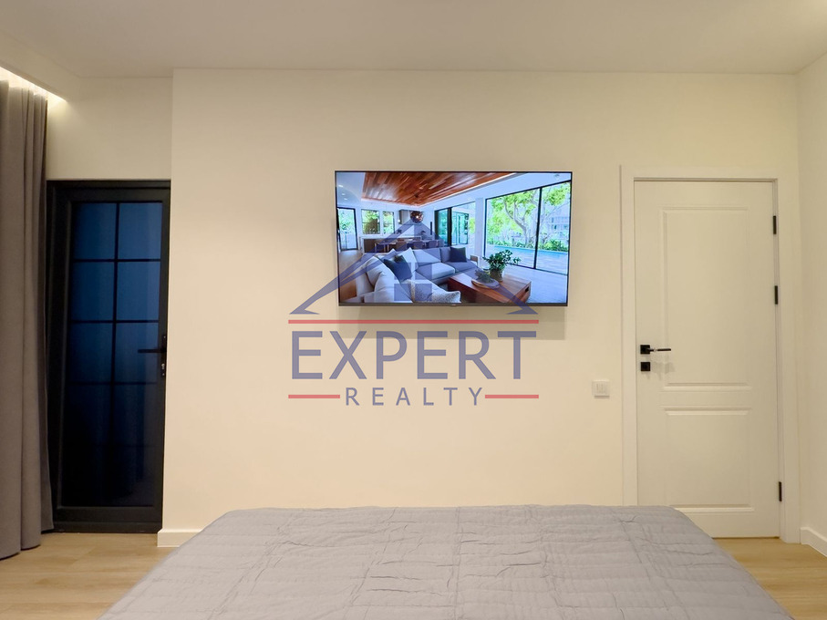 ԿԵՆՏՐՈՆ, ՊՈՒՇԿԻՆԻ ՓՈՂՈՑ, 2 ՍԵՆՅԱԿ