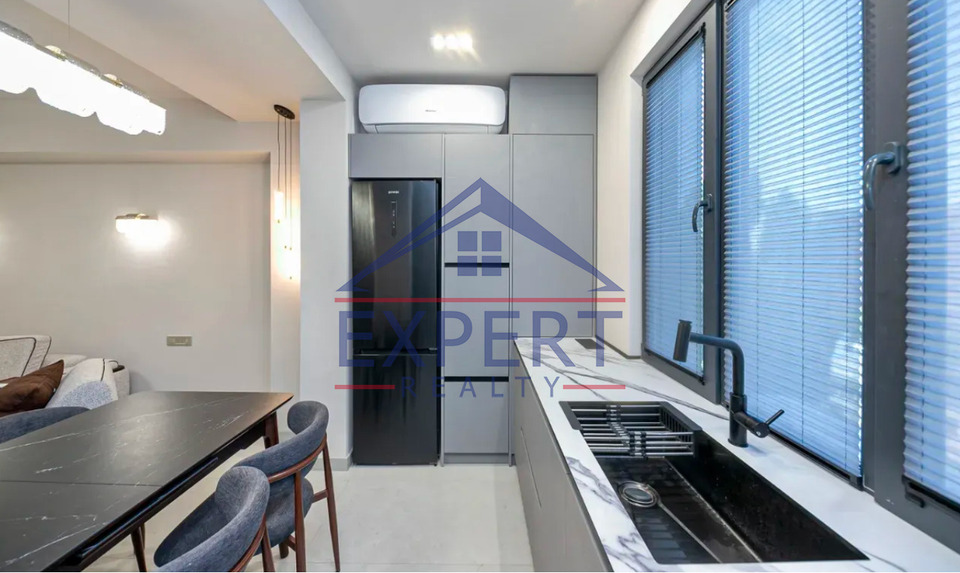 ԿԵՆՏՐՈՆ, ԿՈՂԲԱՑՈՒ ՓՈՂՈՑ, 3 ՍԵՆՅԱԿ