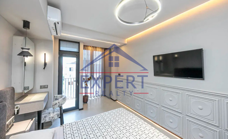 ԿԵՆՏՐՈՆ, ԿՈՂԲԱՑՈՒ ՓՈՂՈՑ, 3 ՍԵՆՅԱԿ