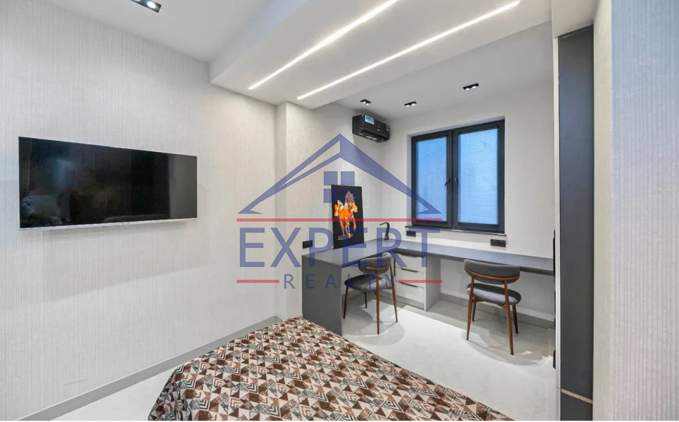 ԿԵՆՏՐՈՆ, ԿՈՂԲԱՑՈՒ ՓՈՂՈՑ, 3 ՍԵՆՅԱԿ