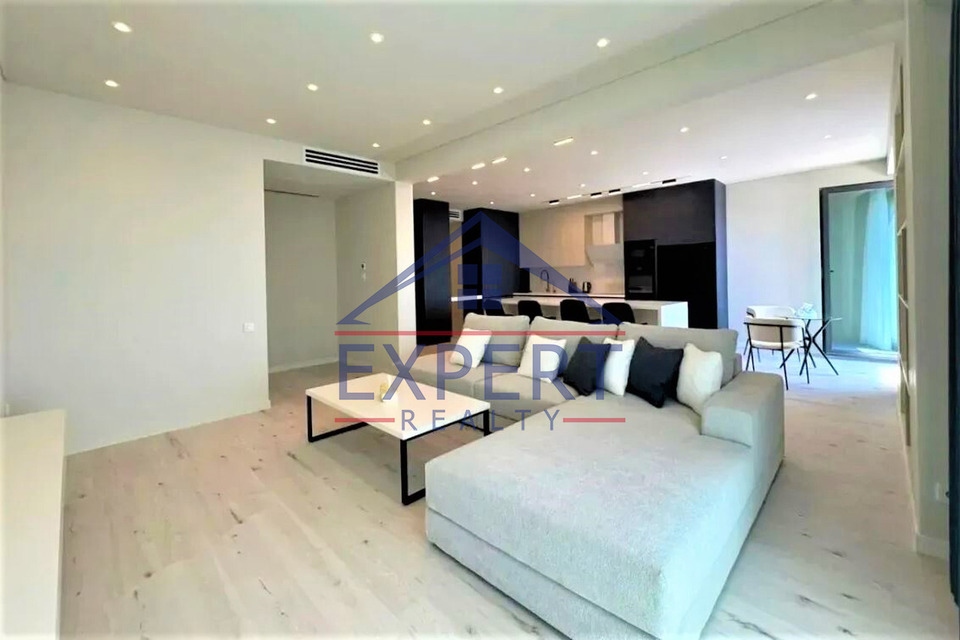 ԿԵՆՏՐՈՆ, ՏԵՐՅԱՆ ՓՈՂՈՑ, 3 ՍԵՆՅԱԿ