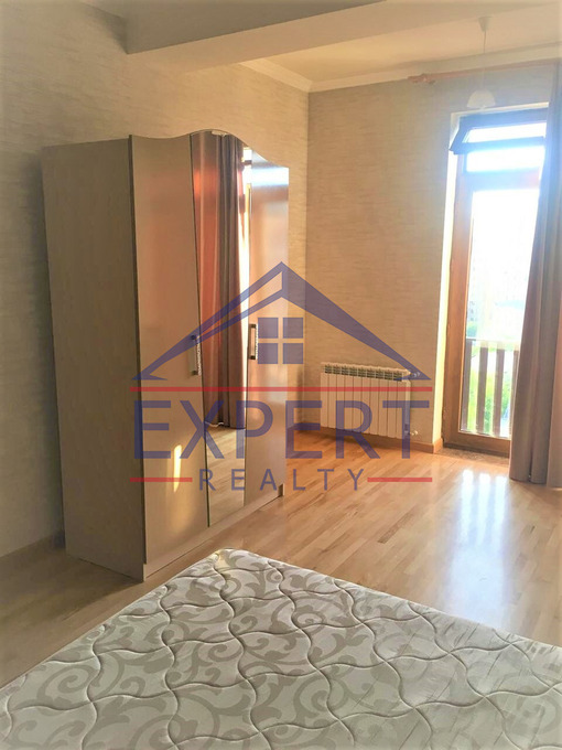 ԱՐԱԲԿԻՐ, ՀՐԱՉՅԱ ՔՈՉԱՐ ՓՈՂՈՑ, 2 ՍԵՆՅԱԿ