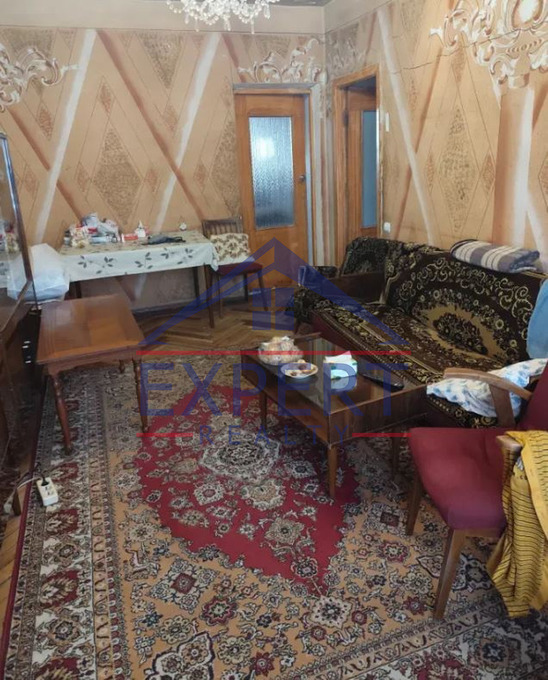 ԱՐԱԲԿԻՐ, ՎԱՀՐԱՄ ՓԱՓԱԶՅԱՆ ՓՈՂՈՑ, 3 ՍԵՆՅԱԿ