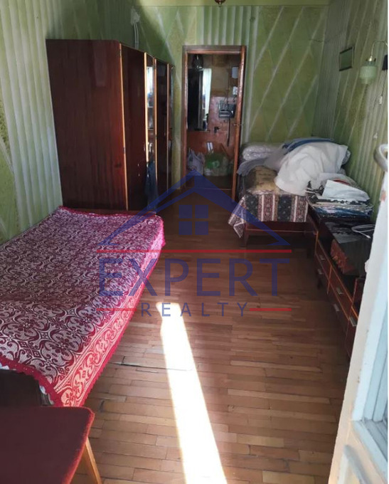 ԱՐԱԲԿԻՐ, ՎԱՀՐԱՄ ՓԱՓԱԶՅԱՆ ՓՈՂՈՑ, 3 ՍԵՆՅԱԿ