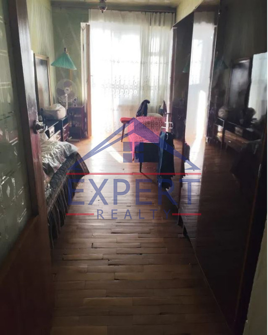 ԱՐԱԲԿԻՐ, ՎԱՀՐԱՄ ՓԱՓԱԶՅԱՆ ՓՈՂՈՑ, 3 ՍԵՆՅԱԿ