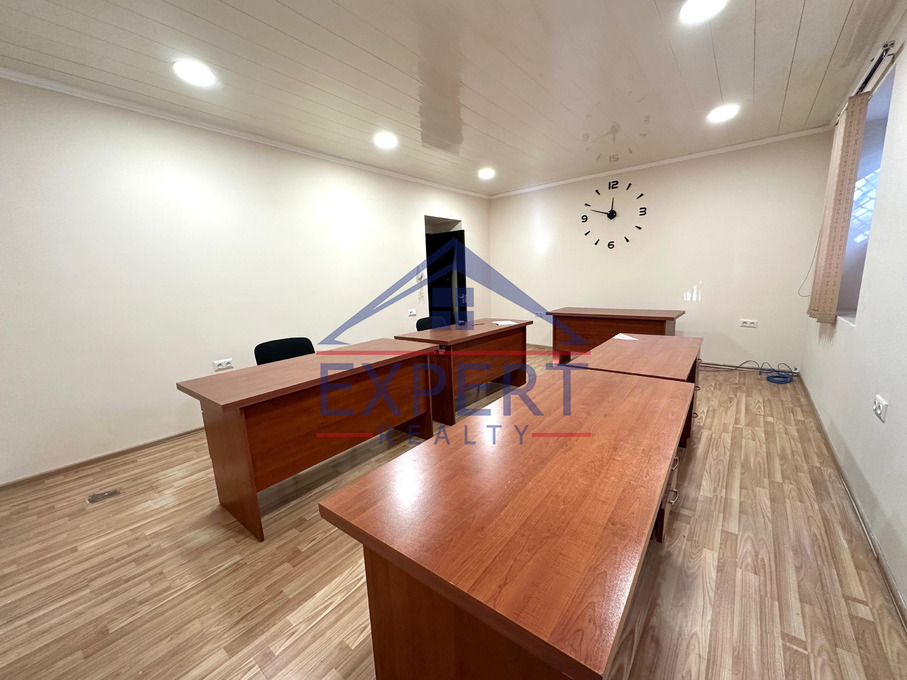 ԿԵՆՏՐՈՆ, ՏՊԱԳՐԻՉՆԵՐԻ ՓՈՂՈՑ, 90 ՔՄ․