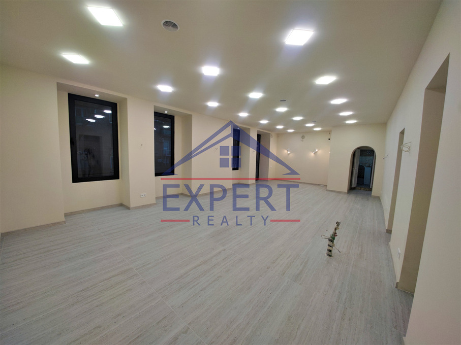 ԿԵՆՏՐՈՆ, ՊԱՐՈՆՅԱՆ, 70 ՔՄ