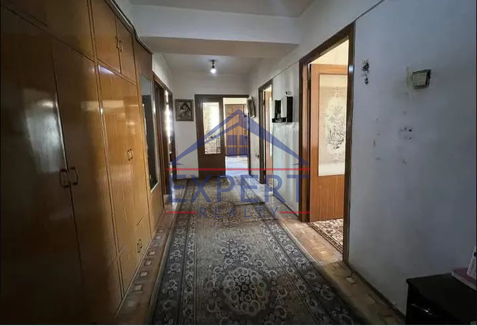 ԿԵՆՏՐՈՆ, ԴԵՐԵՆԻԿ ԴԵՄԻՐՃՅԱՆ  3 ՍԵՆՅԱԿ