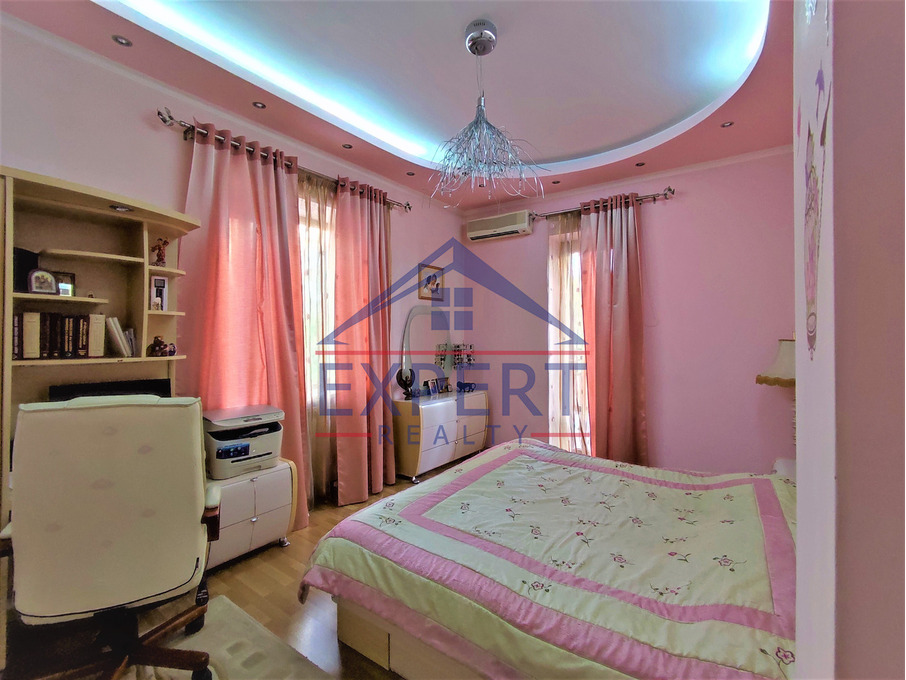 ԿԵՆՏՐՈՆ, ՓԱՐՊԵՑԻ ՓՈՂՈՑ, 4 ՀԱՐԿ