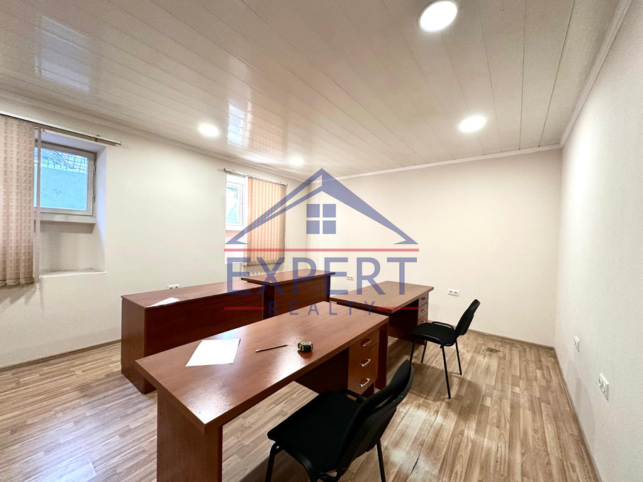 ԿԵՆՏՐՈՆ, ՏՊԱԳՐԻՉՆԵՐԻ ՓՈՂՈՑ, 90 ՔՄ․