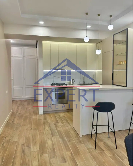 ԿԵՆՏՐՈՆ, ՊԱՐՈՆՅԱՆ ՓՈՂՈՑ, 3 ՍԵՆՅԱԿ