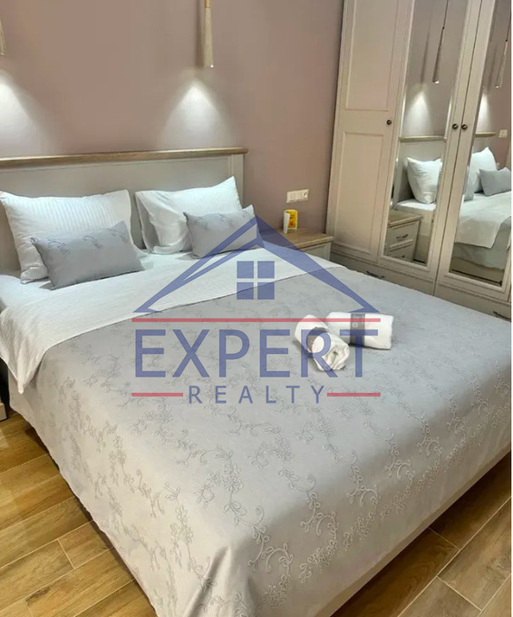 ԿԵՆՏՐՈՆ, ՊԱՐՈՆՅԱՆ ՓՈՂՈՑ, 3 ՍԵՆՅԱԿ