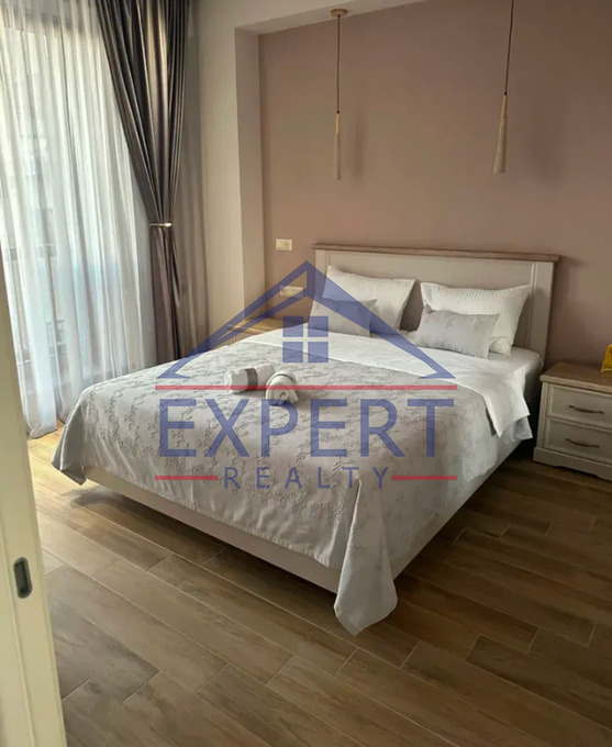 ԿԵՆՏՐՈՆ, ՊԱՐՈՆՅԱՆ ՓՈՂՈՑ, 3 ՍԵՆՅԱԿ