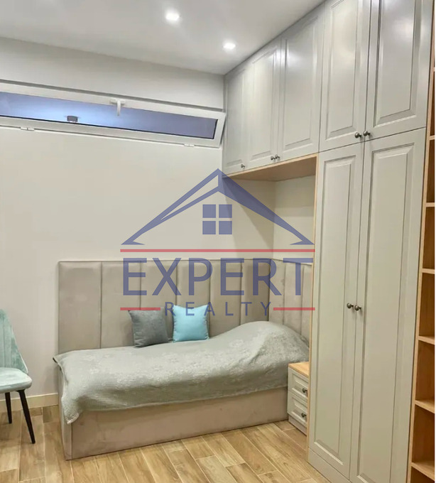 ԿԵՆՏՐՈՆ, ՊԱՐՈՆՅԱՆ ՓՈՂՈՑ, 3 ՍԵՆՅԱԿ