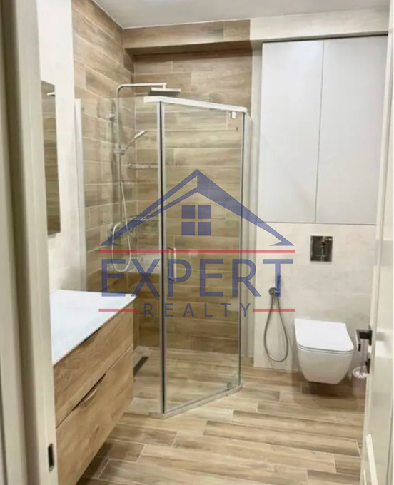 ԿԵՆՏՐՈՆ, ՊԱՐՈՆՅԱՆ ՓՈՂՈՑ, 3 ՍԵՆՅԱԿ